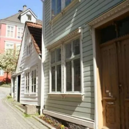 A Double - Not A Complete - Perfect Location For Exploring The By Walking